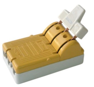 CUCHILLA DE INTERRUPTOR DE PORCELANA 3X100A 1 TIRO