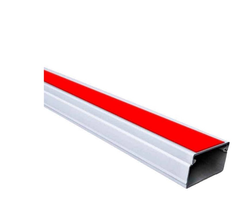 CANALETA 1 1/2 CON ADHESIVO 40X25XMMX2MT LEGRAND