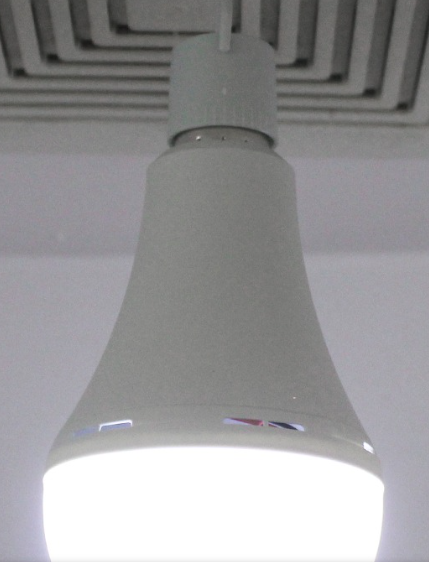 BOMBILLO LED DE EMERGENCIA 9W 6500K (NUEVASA)