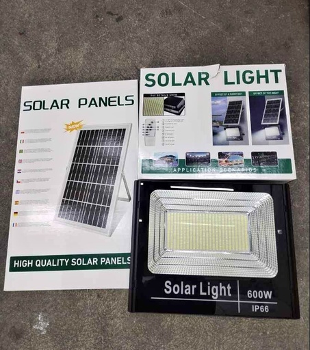[TGDD035QT] PANEL SOLAR CON REFLECTOR 600W 3000LM JORTAN